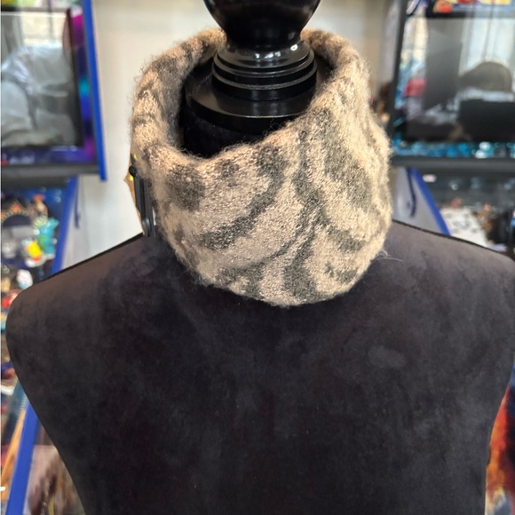 Pieces Fuzzy Zebra Print Headband - Picture 5 of 5